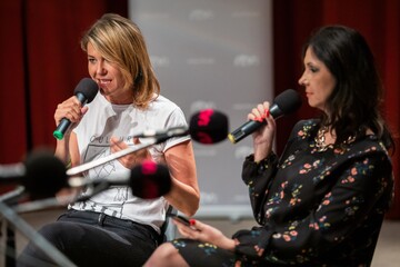 Vyhlásenie päťky René – Anasoft litera gymnazistov 2019 – Vanda Rozenbergová: Tri smrtky sa plavia (Foto: Juraj Starovecký)