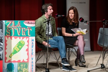Vyhlásenie päťky René – Anasoft litera gymnazistov 2019 – Marek Vadas: Zlá štvrť (Foto: Juraj Starovecký)